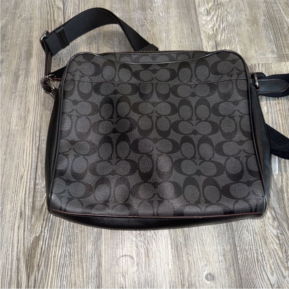 Coach Charles Camera Bag in Signature Canvas with Wolf Motif, GUC - Picture 5 of 5